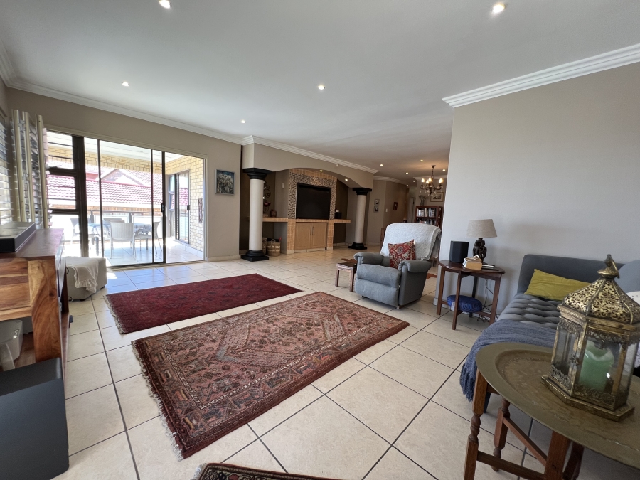3 Bedroom Property for Sale in Wavecrest Eastern Cape